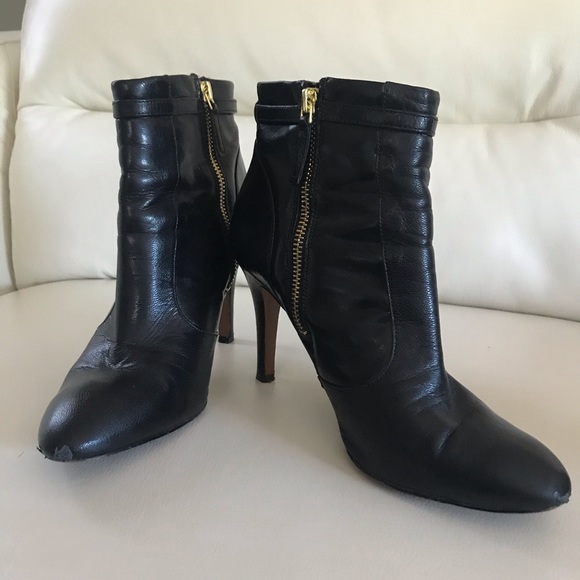 Nine West Pointy Toe Ankle Bootie - Picture 2 of 5